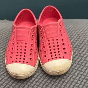 Native Kids Shoes - Pink, Size 8. Machine Washable.